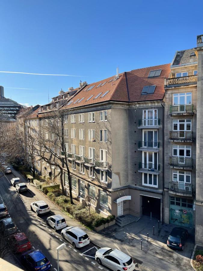 City Center 2 Bedroom A/C Apartment ブラチスラヴァ エクステリア 写真