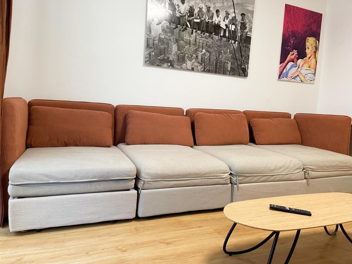 City Center 2 Bedroom A/C Apartment ブラチスラヴァ エクステリア 写真