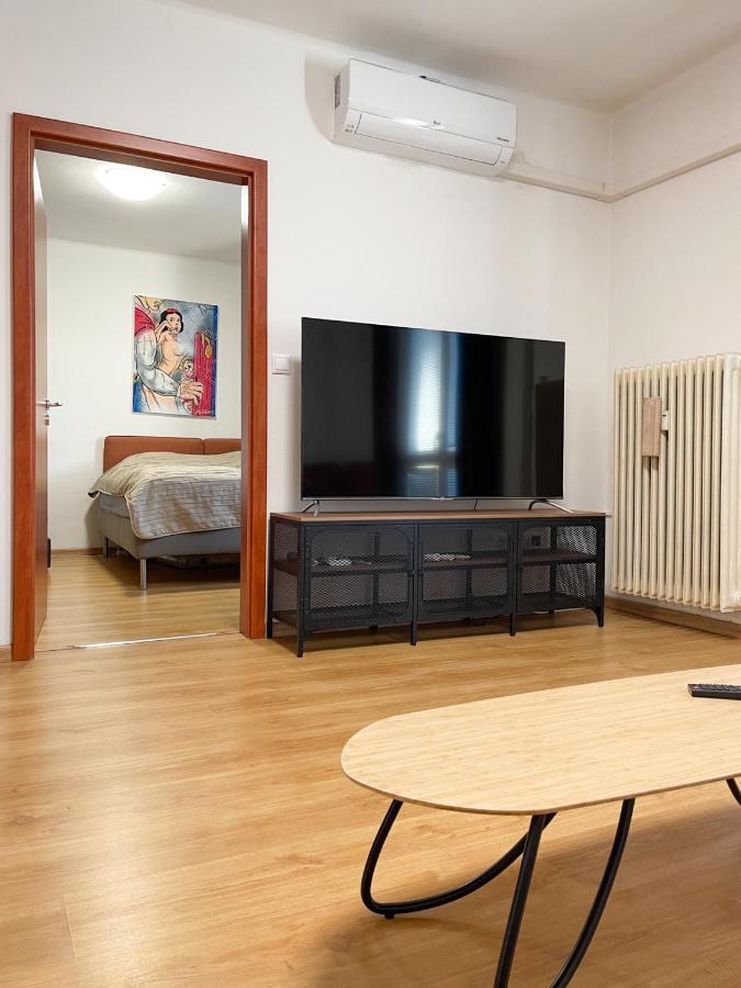 City Center 2 Bedroom A/C Apartment ブラチスラヴァ エクステリア 写真